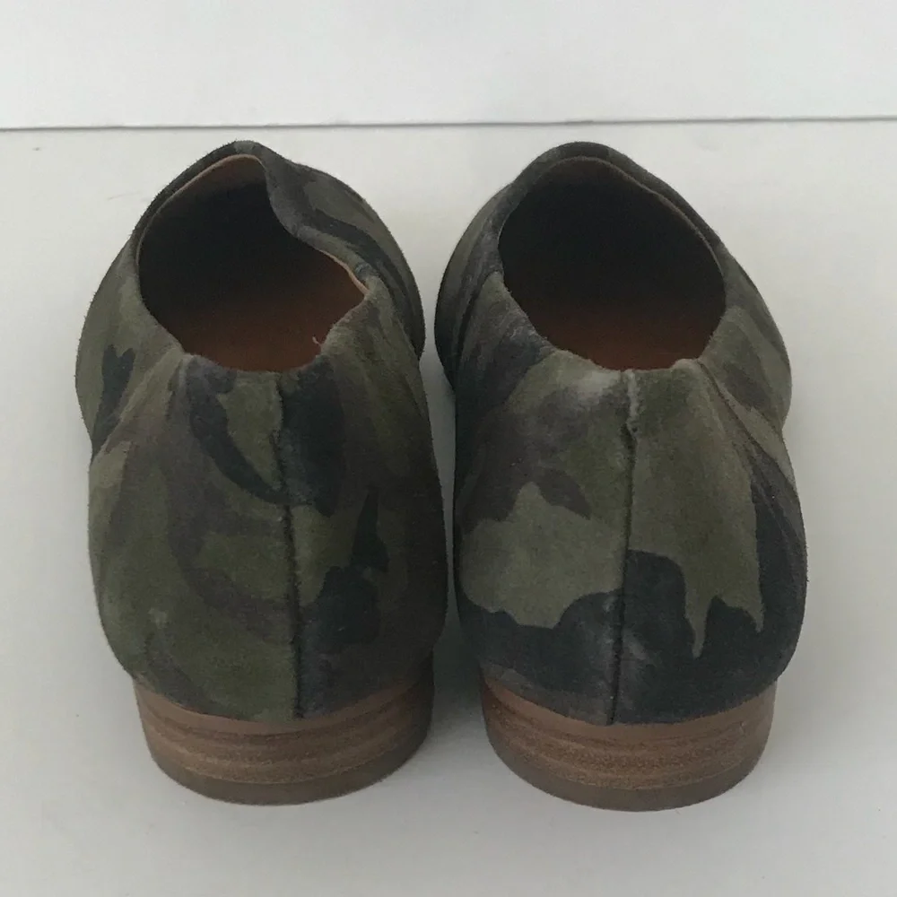 NWOT 1.State Green Camouflage Print Suede Short Wedge Skimmer Flats • Size 7 🗣